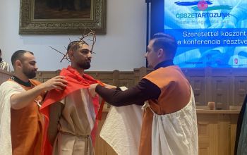 nyíregyházi evangélikus roma szakkollégium hallgatóinak passióelőadása
