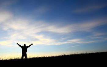 Az ég felé nézve - fotó: ImagineGolf/GettyImages/Canva