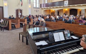 hitmélyítő csendesnap