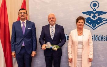 Lovass Tibor a Nemzeti Művelődési Intézet elismerésével