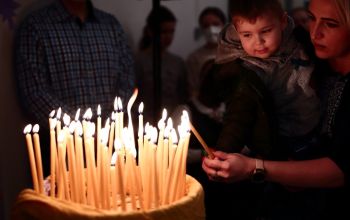 életfa-installáció a Dévai Fogadóban