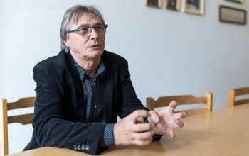 Juhász Dezső nyelvész