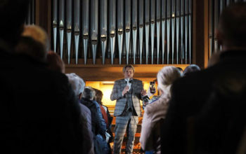 Orgonát avatott Varnus Xavér Mezőlak egykori evangélikus templomában