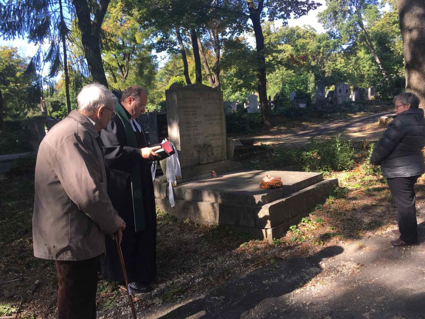 Sarepta 70 Szehlo sir koszoruzas