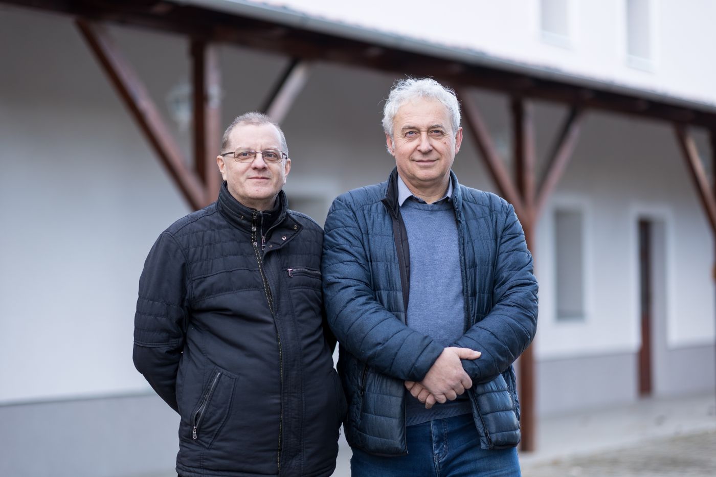 Kiss Tamás gyülekezeti felügyelő és Lóczy Tibor leendő lelkész - felvidéki riport Sajógömörön és Tornalján - fotó: Magyari Márton