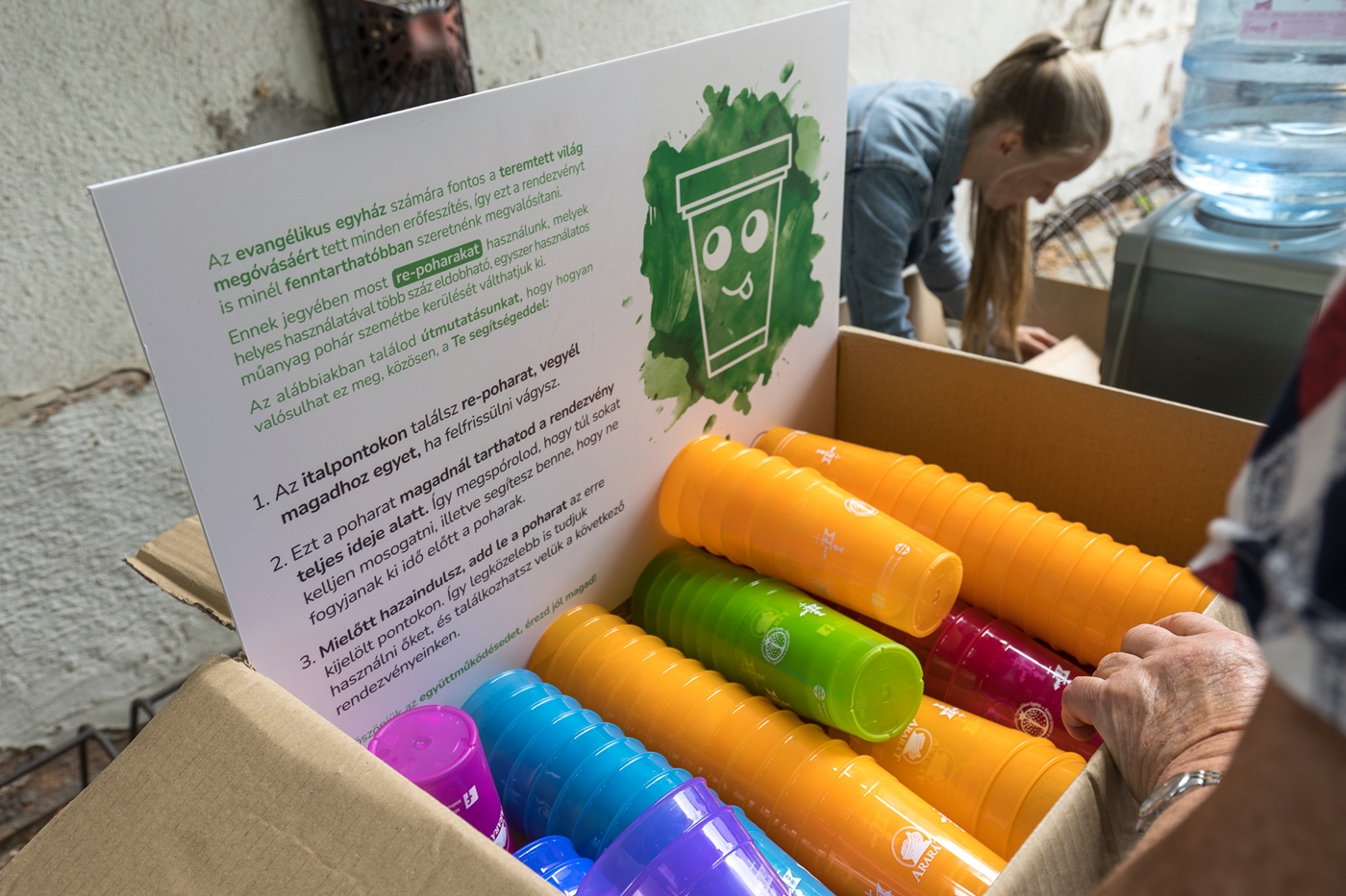 Példamutatás, avagy morzsák a kosárban