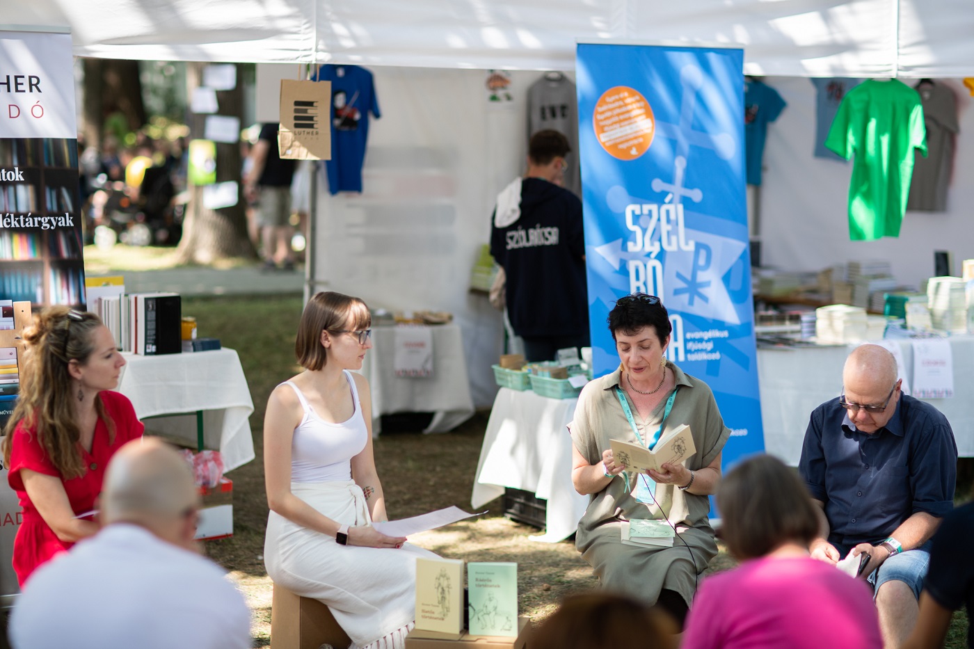 beszélgetés a ráérős és a sietős történetekről