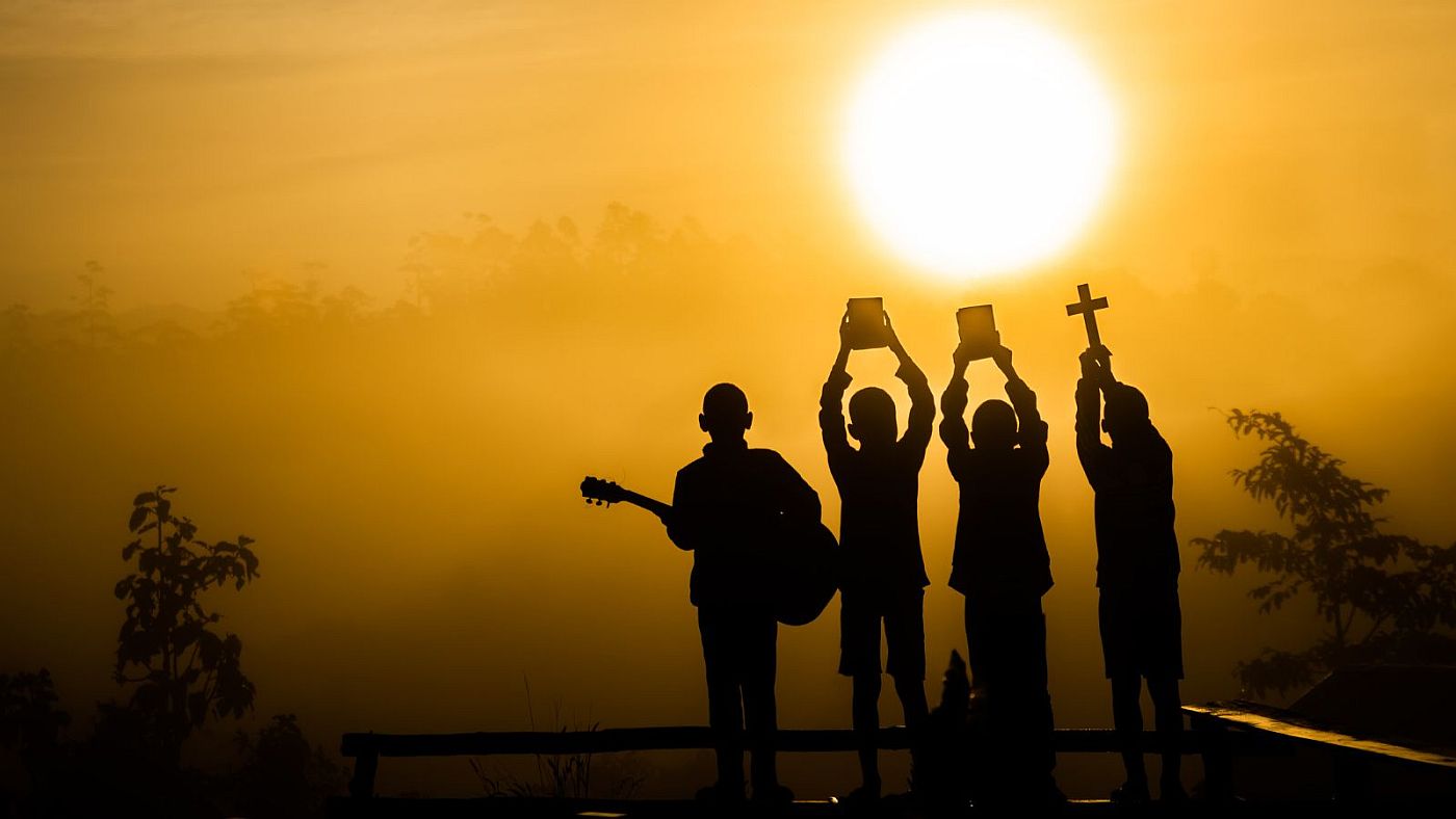 közös dicsőítés és éneklés