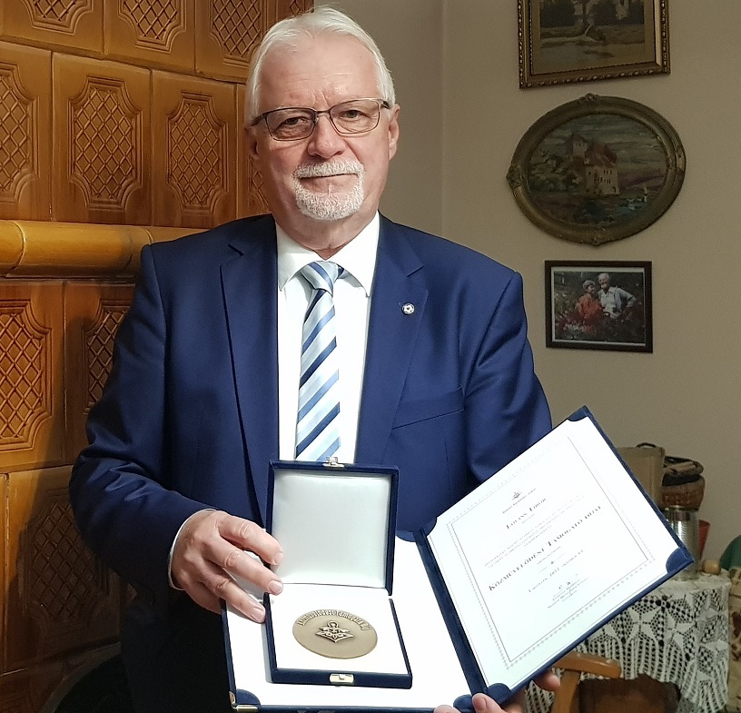 Lovass Tibor kituntetese foto Nemzeti Muvelodesi Intezet 1