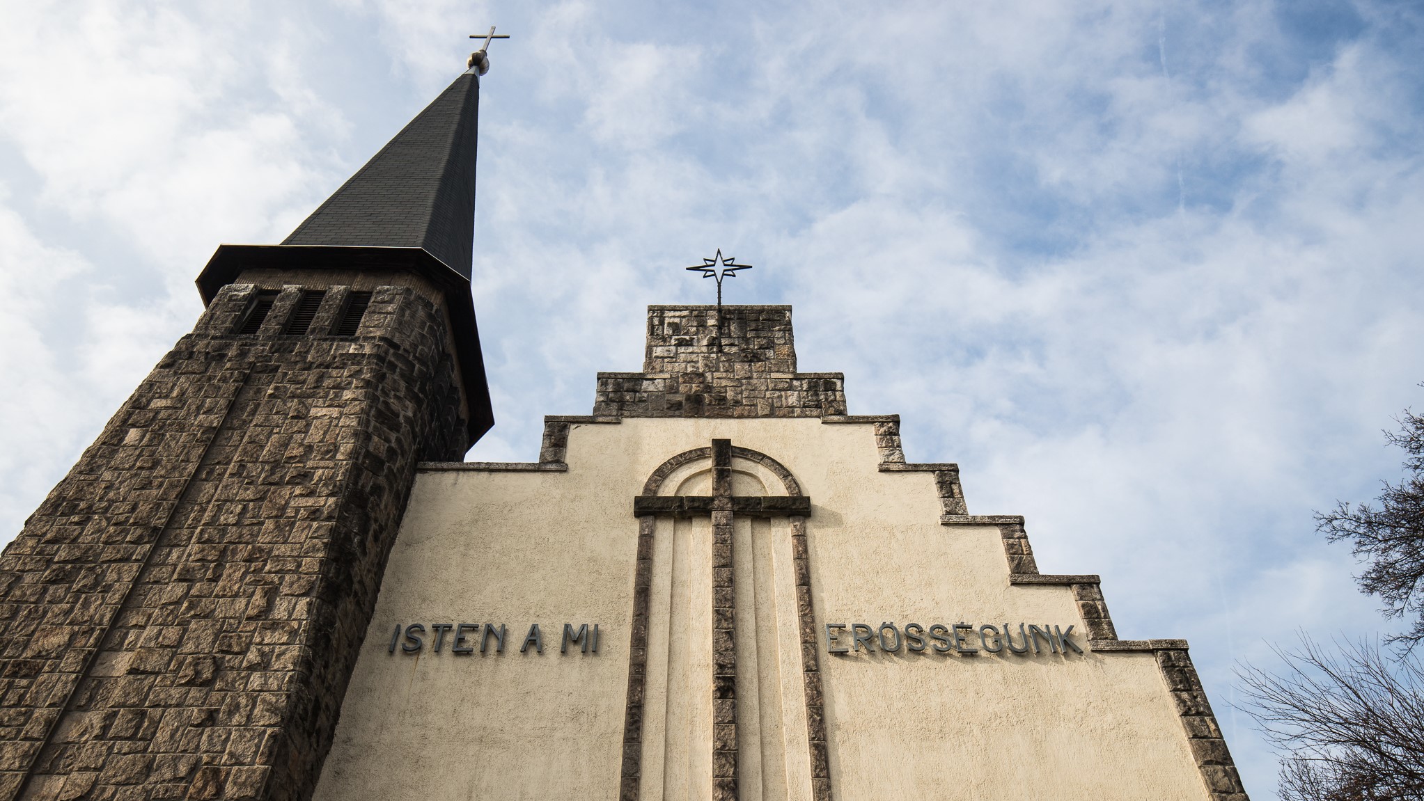 Óbudai evangélikus templom homlokzata