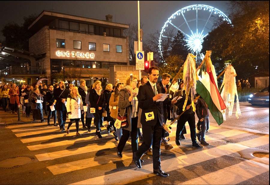 tanarballagas egyhazi iskolak szolidaritas foto Magyra kurir