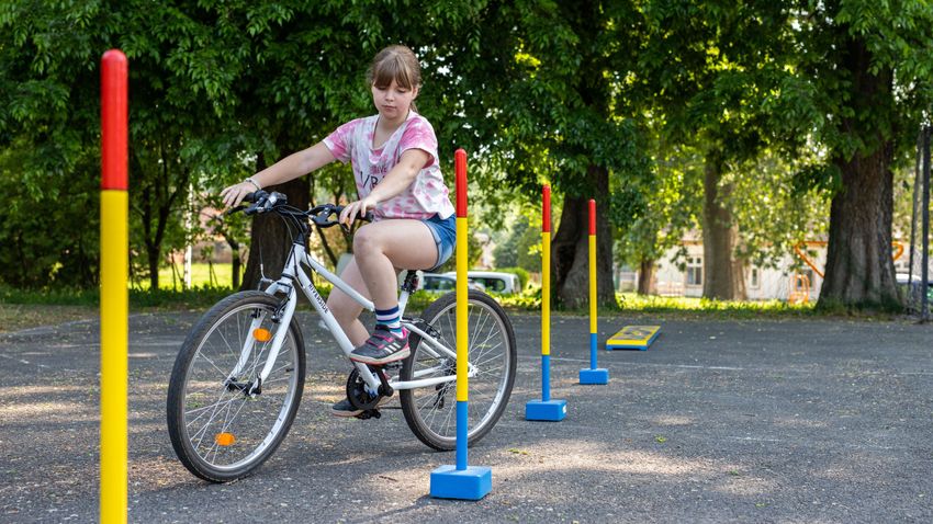 Fritz Mária kerékpározás közben