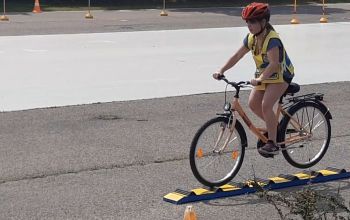 Fritz Mária kerékpározás közben