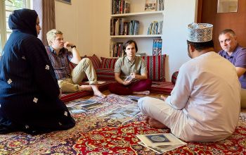Slezák Bence az Interfaith Photovoice képzésén Ománban