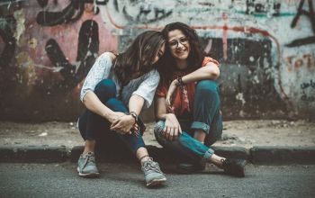 lányok egymás közt