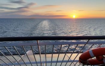 napfelkelte a hajó fedélzetéről